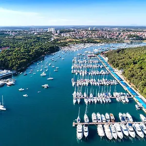 Ribarska Koliba Apartahotel