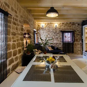 Capo Family & Capo -old Town-parking , Trogir Croatia